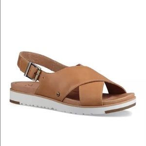Ugg Flatform Kamile Leather Criss Cross Sandal in Natural